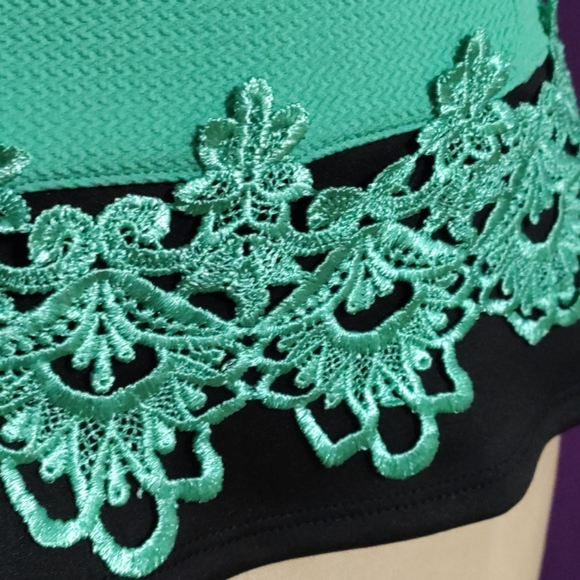 It Girl Strapless Mint Top - Picture 3 of 4